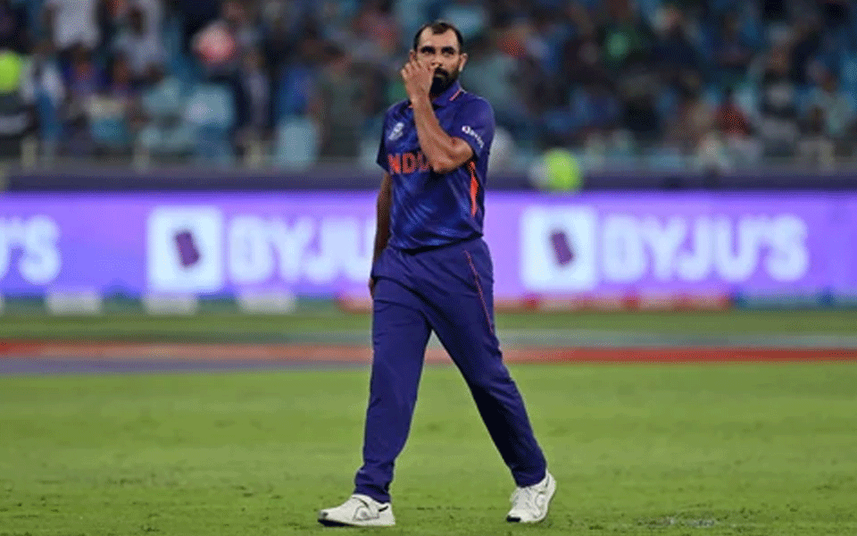 Mohammad Shami sizzles in four-wicket over as India edge out Australia in warm-up