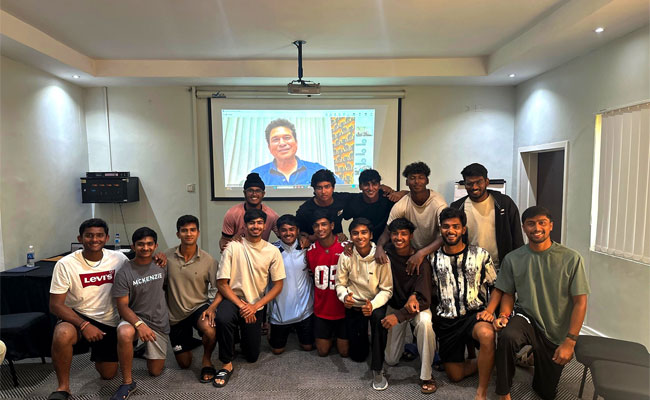 India U-19 team interacts with Tendulkar ahead of crucial Pak clash in World Cup