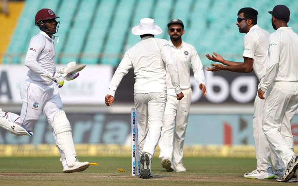 India reduce West Indies to 94/6 at stumps on Day 2