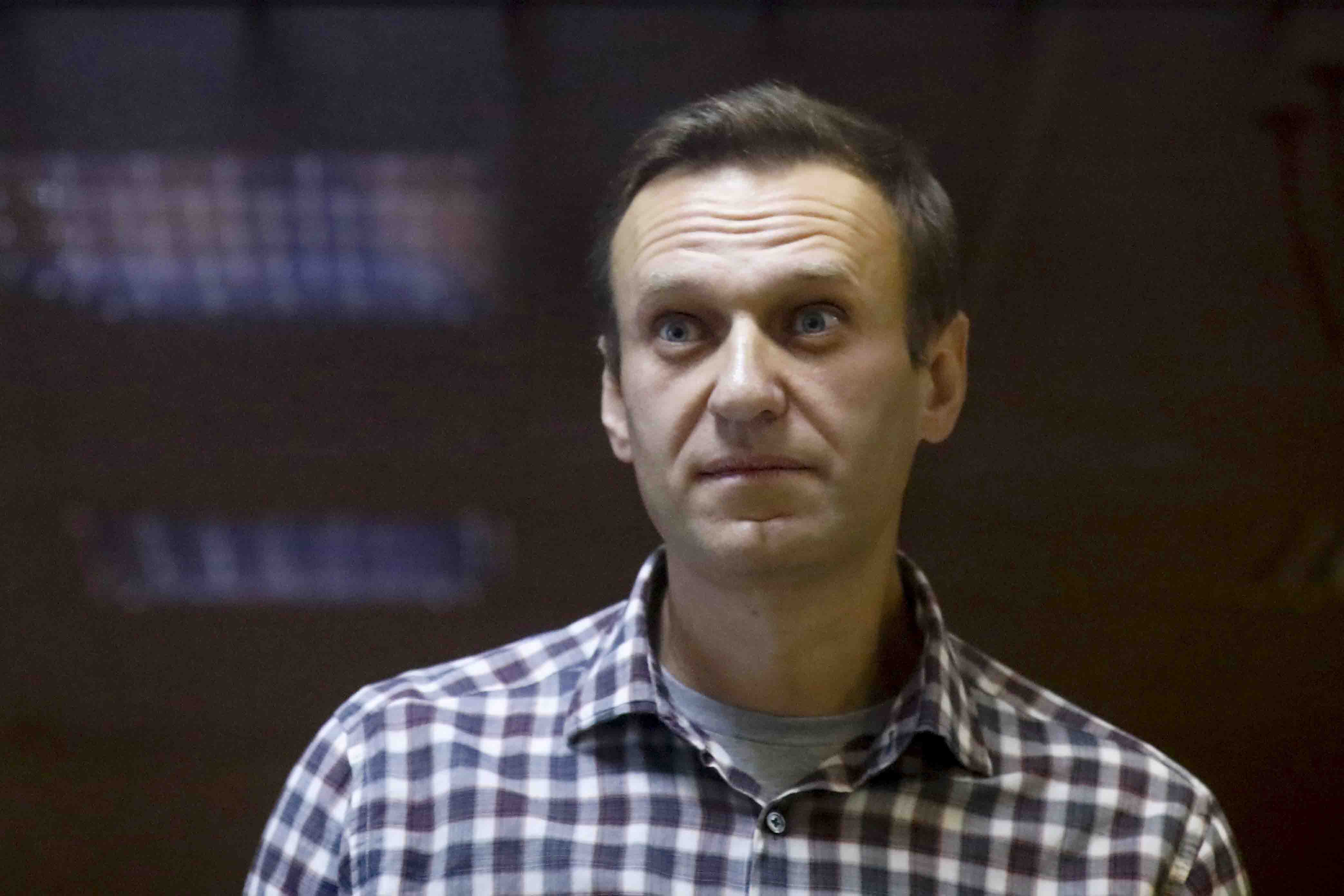 Alexei Navalny's doctors prevented from seeing him at prison clinic