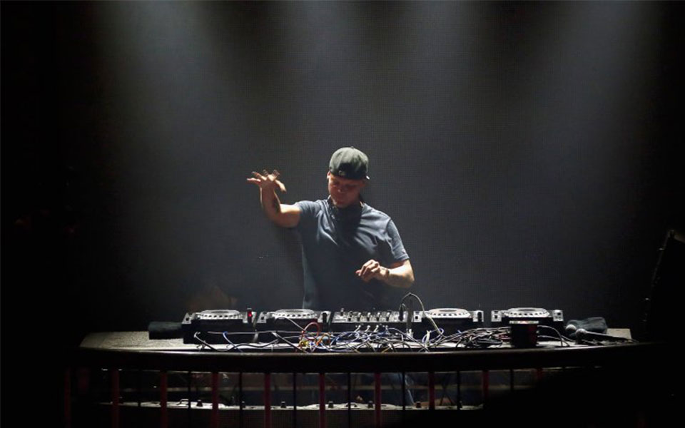 DJ Avicii dies at 28