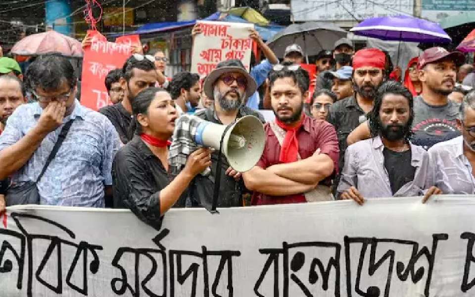 Tension mounts afresh in B'desh as student leaders refuse PM Hasina's call for dialogue