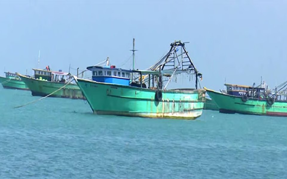 Sri Lankan Navy arrests 34 Indian fishermen