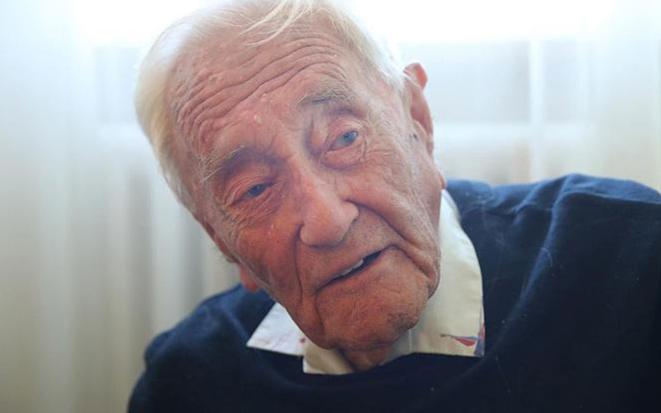 104-year-old scientist David Goodall ends life in Switzerland