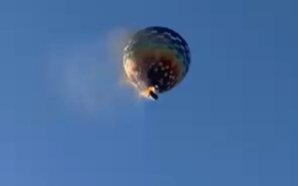 8 killed, 13 injured after hot-air balloon catches fire, falls in Brazil