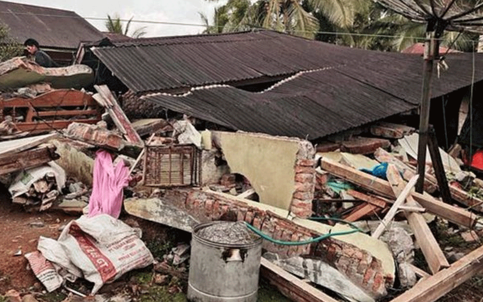 Powerful earthquake shakes Indonesia's Sumatra, kills 1