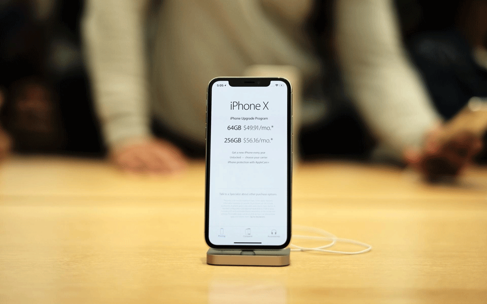 Apple fans finding iPhone X 'too costly' for upgrade
