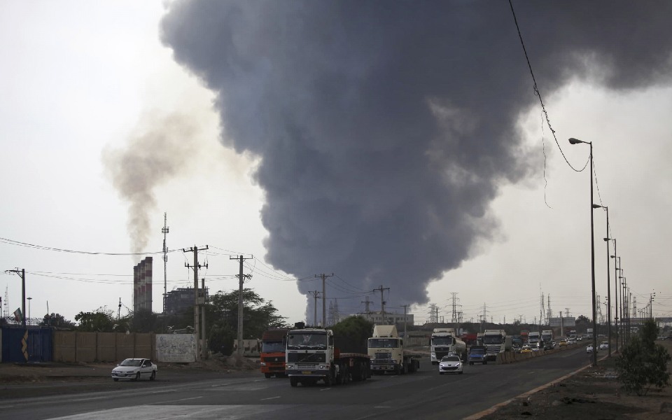 Massive explosion, fire strikes Iranian port, injures at least 516 people