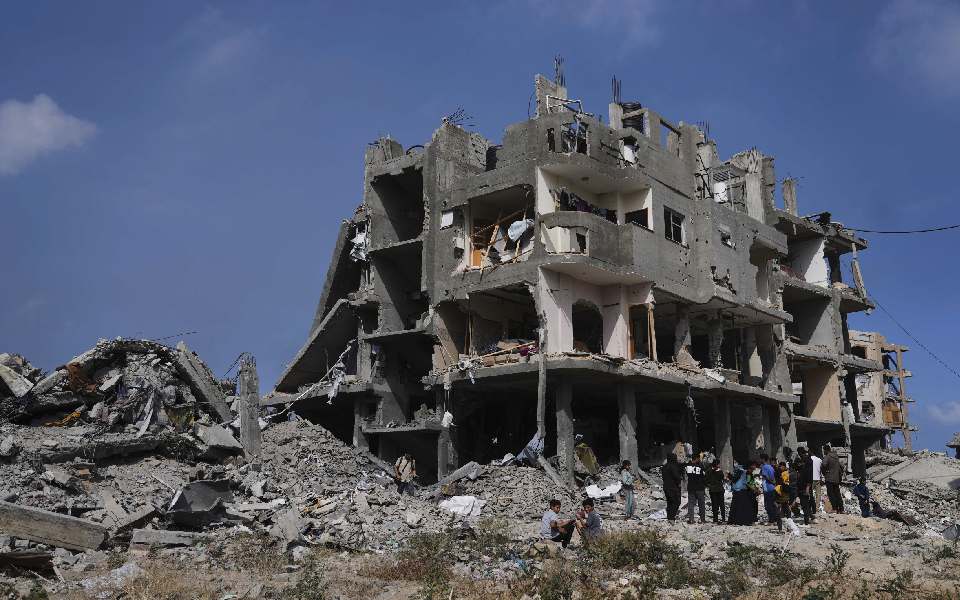 Israeli strikes on Gaza kill 10 people, mostly women, children