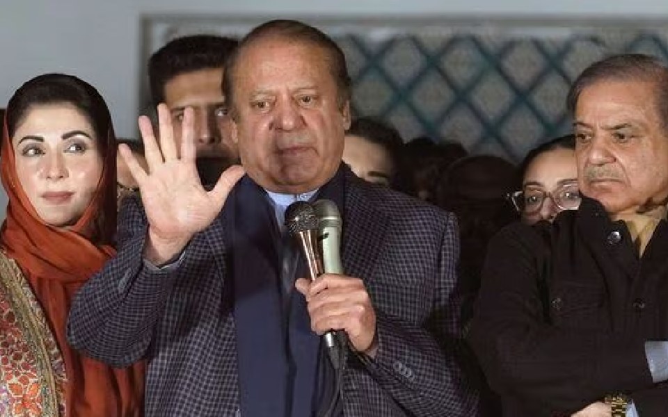 Nawaz Sharif wants diplomatic channel to be used to ease tensions between India, Pak: Report