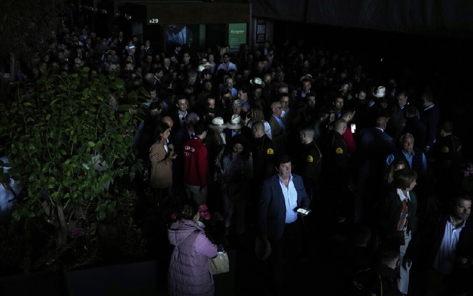 Spanish distributor says restoring power after huge outage could take 6-10 hours, Portugal also hit
