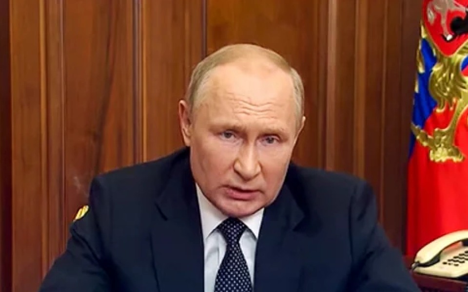 Putin pledges a cease-fire in Ukraine if Kyiv withdraws from occupied regions and drops NATO bid