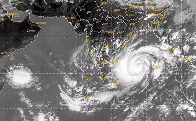 Cyclone Mocha starts hitting Bangladesh, Myanmar coasts