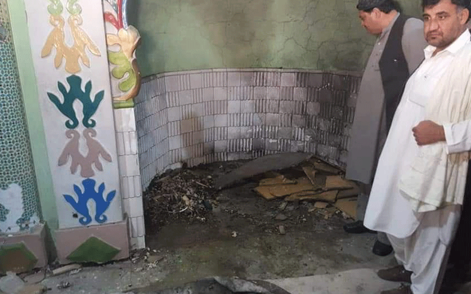 7 injured in blast at mosque in southwest Pakistan