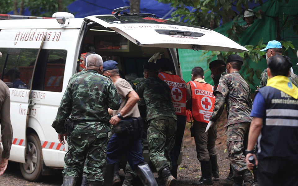 Thai cave rescue: 4 more boys rescued by divers