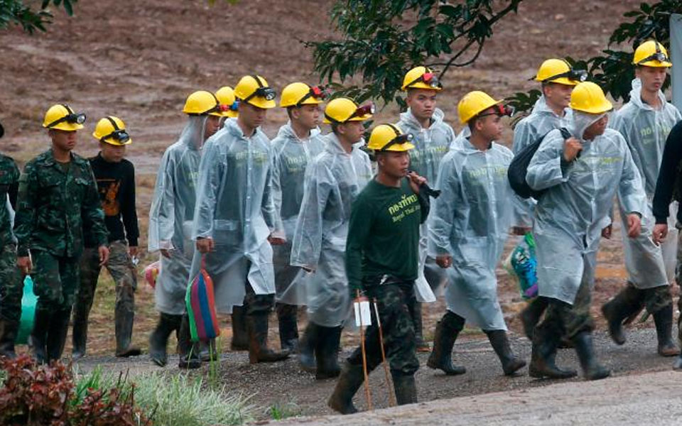 Thai cave rescue: 11 rescued safely from the flooded complex