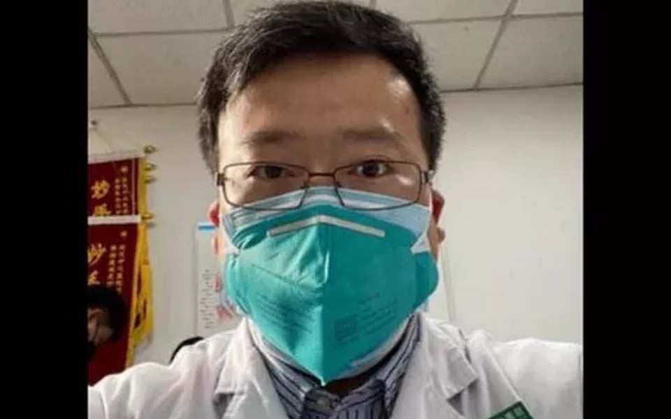 Chinese doctor who first warned about coronavirus outbreak dies