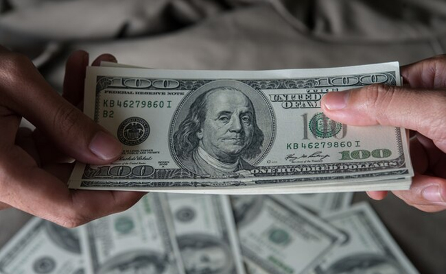 US businessman shares ₹2,155 crore bonus with employees after company sale