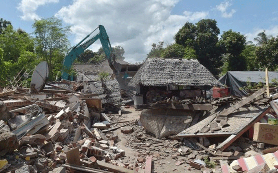 Death toll in Indonesia earthquake reaches 436
