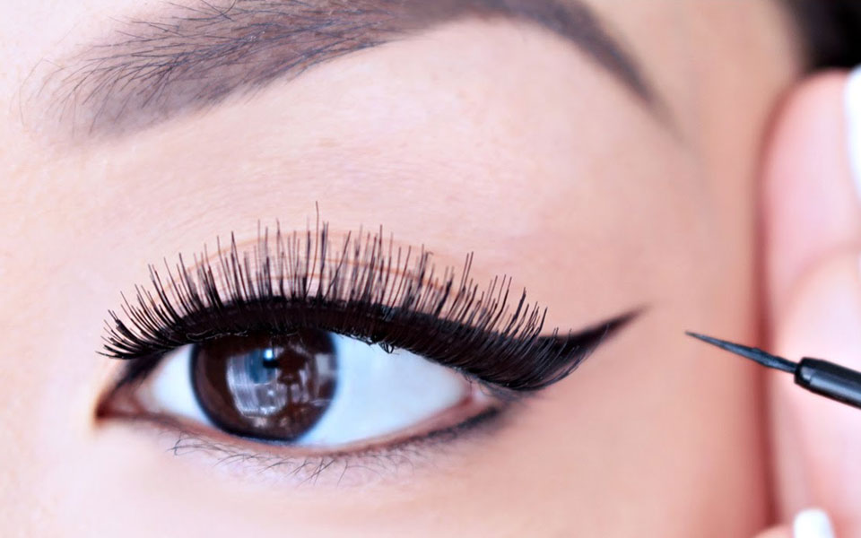 Pakistan-made eyeliner suspected of causing lead poisoning