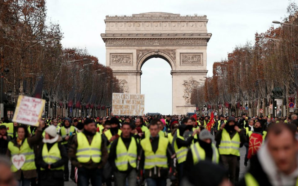 Nearly 300 detained as Paris braces for 'yellow vest' protests