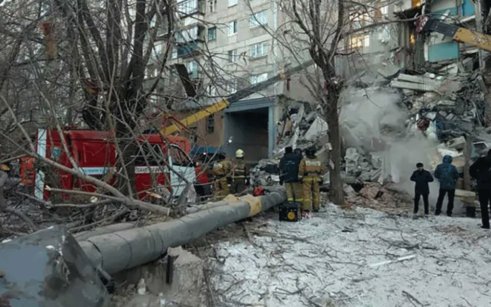 4 dead, dozens missing after gas explosion hits Russia high-rise