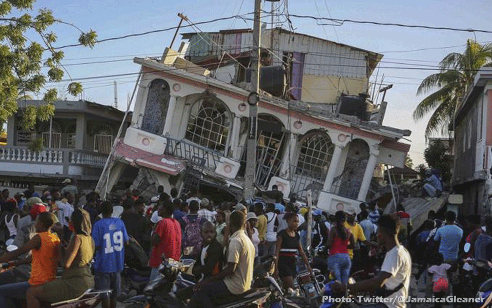 7.2 magnitude earthquake hits Haiti; at least 304 killed