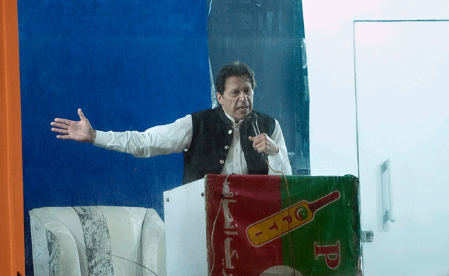 Pakistan's former PM Imran Khan kickstarts Minar-e-Pakistan jalsa despite "threats"