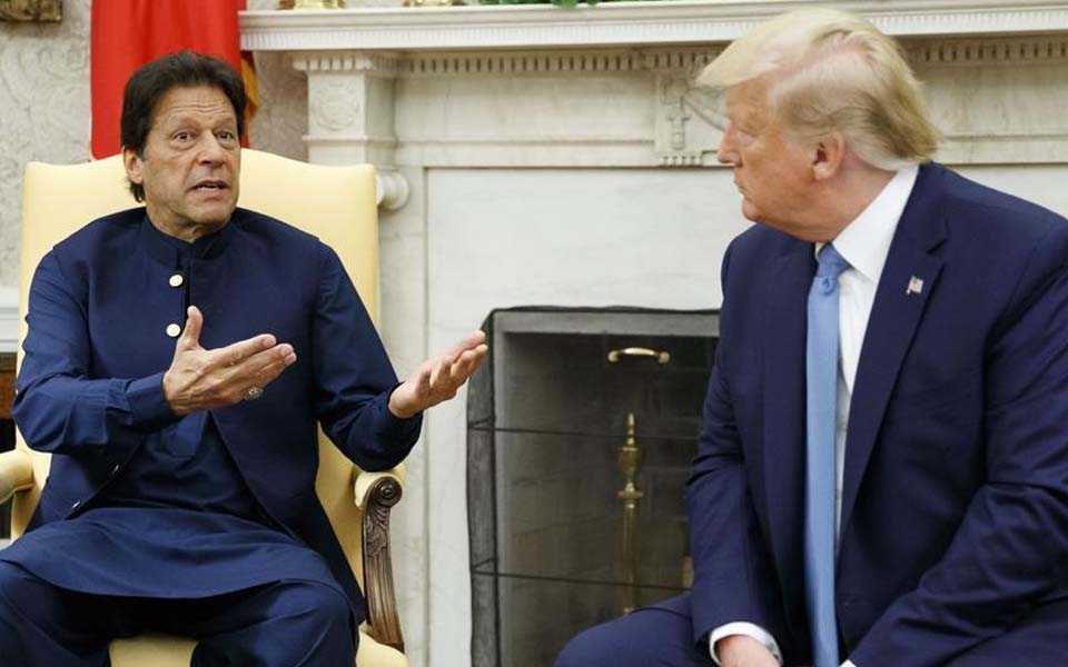 Imran Khan discusses Kashmir issue with US president Trump over phone