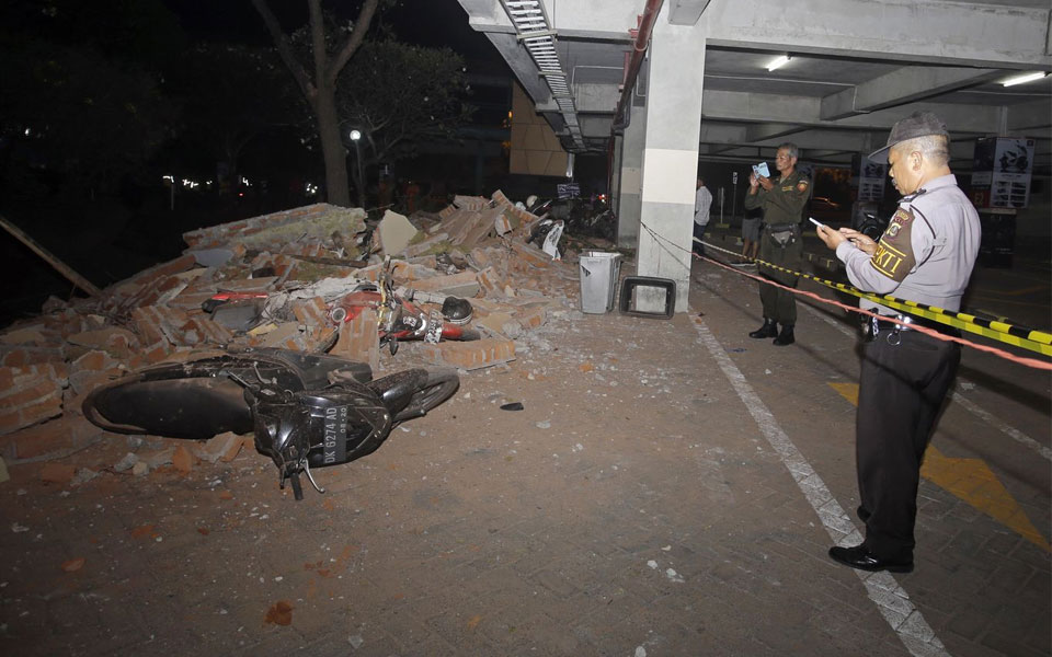 91 killed in massive Indonesia quake