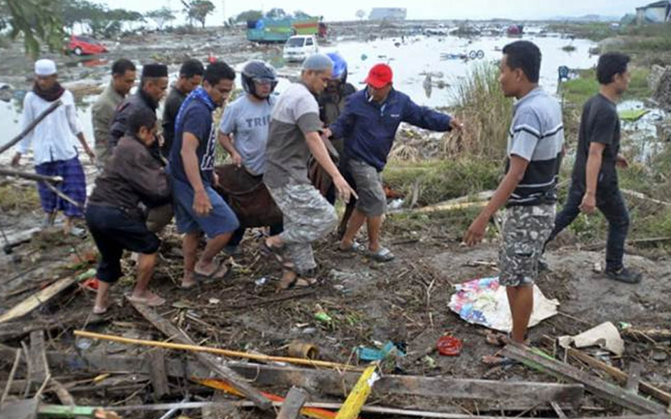 384 Killed In Indonesia Quake, Tsunami