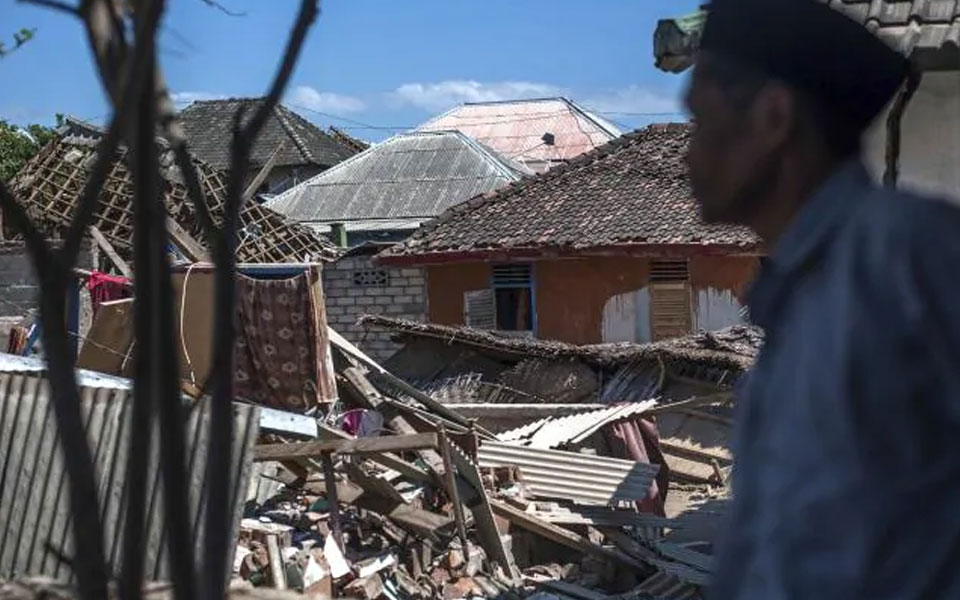 Death toll in Indonesia earthquake reaches 387