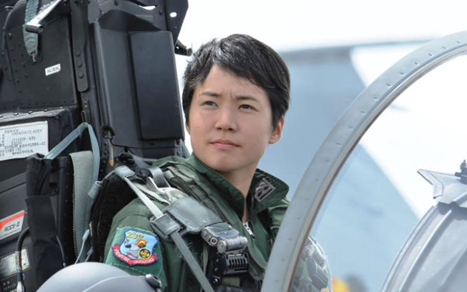 Japan gets first woman fighter pilot