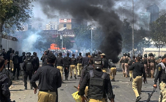9 killed as protesters try to storm US Consulate in Pakistan's Karachi city