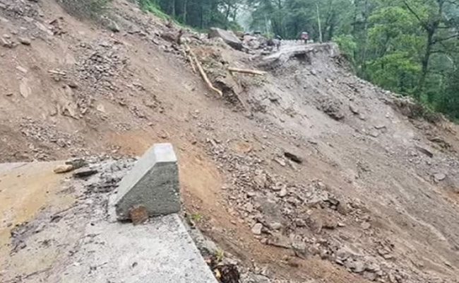 At least 50 people killed, 125 others reported missing after landslides sweep Ethiopia