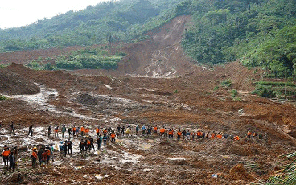 10 killed in Myanmar landslide