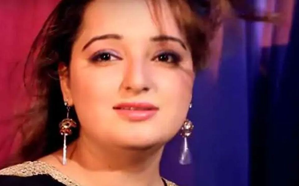 Pak Actress-Singer Reshma Shot Dead