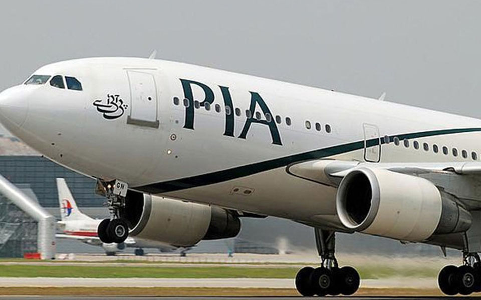 PIA flight delayed after pilot-steward row