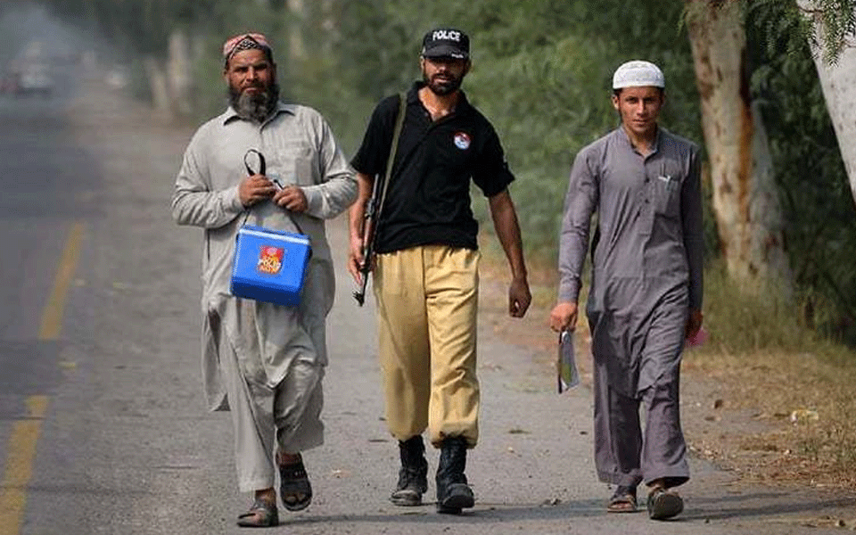 Pakistan suspends polio drive after security threats to workers