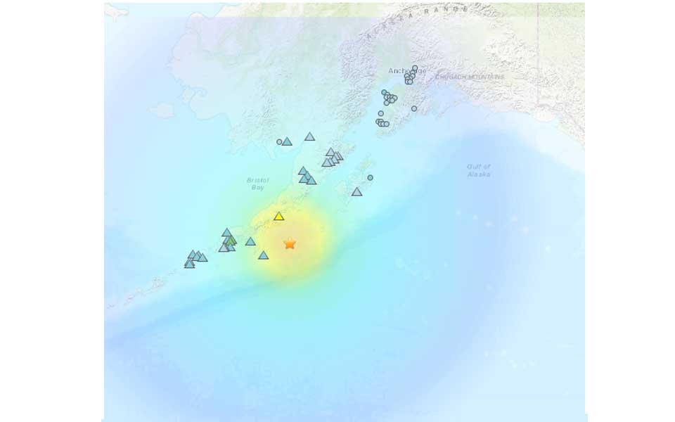 Hawaii under tsunami watch after huge 8.2 quake hits Alaska