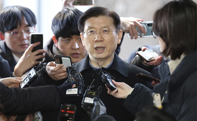 South Korean police question presidential security chief as rift over detaining president deepens