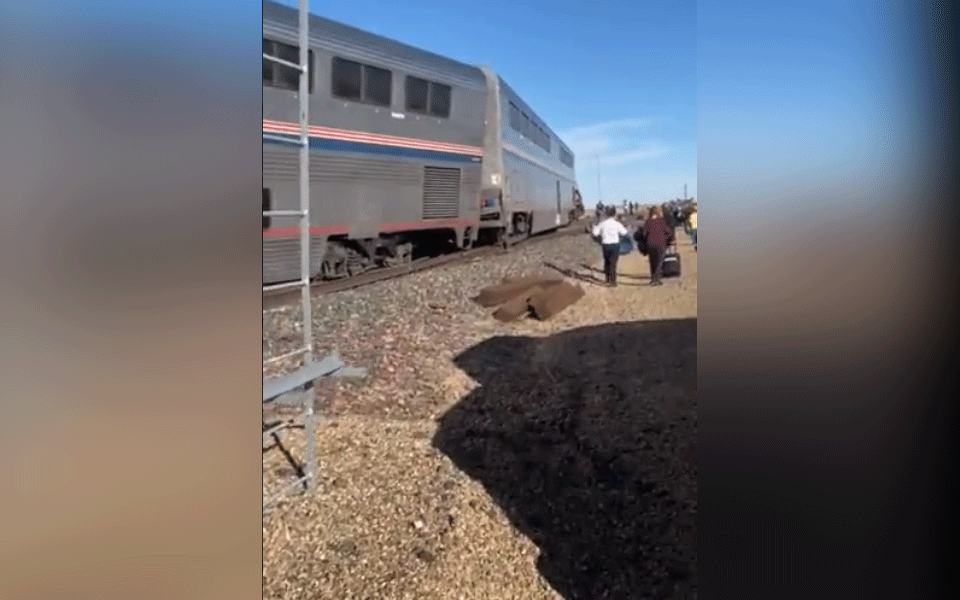 Train derails in US; At least three killed, many injured